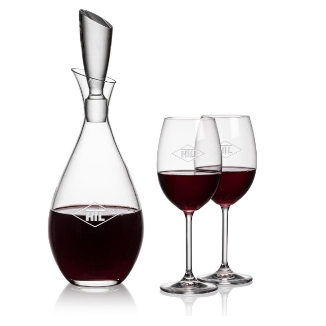 decanter and 2 glasses