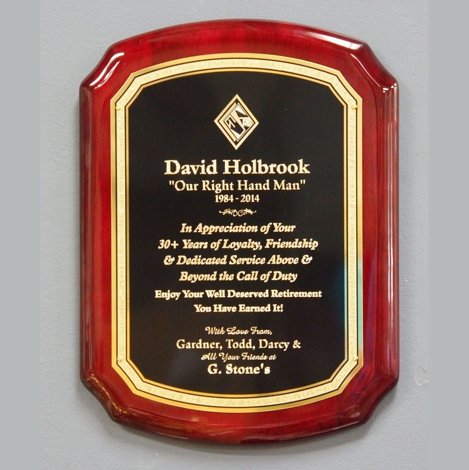rosewood arched plaque with scalloped corners 8 x 10.5 piano finish with standard engraving