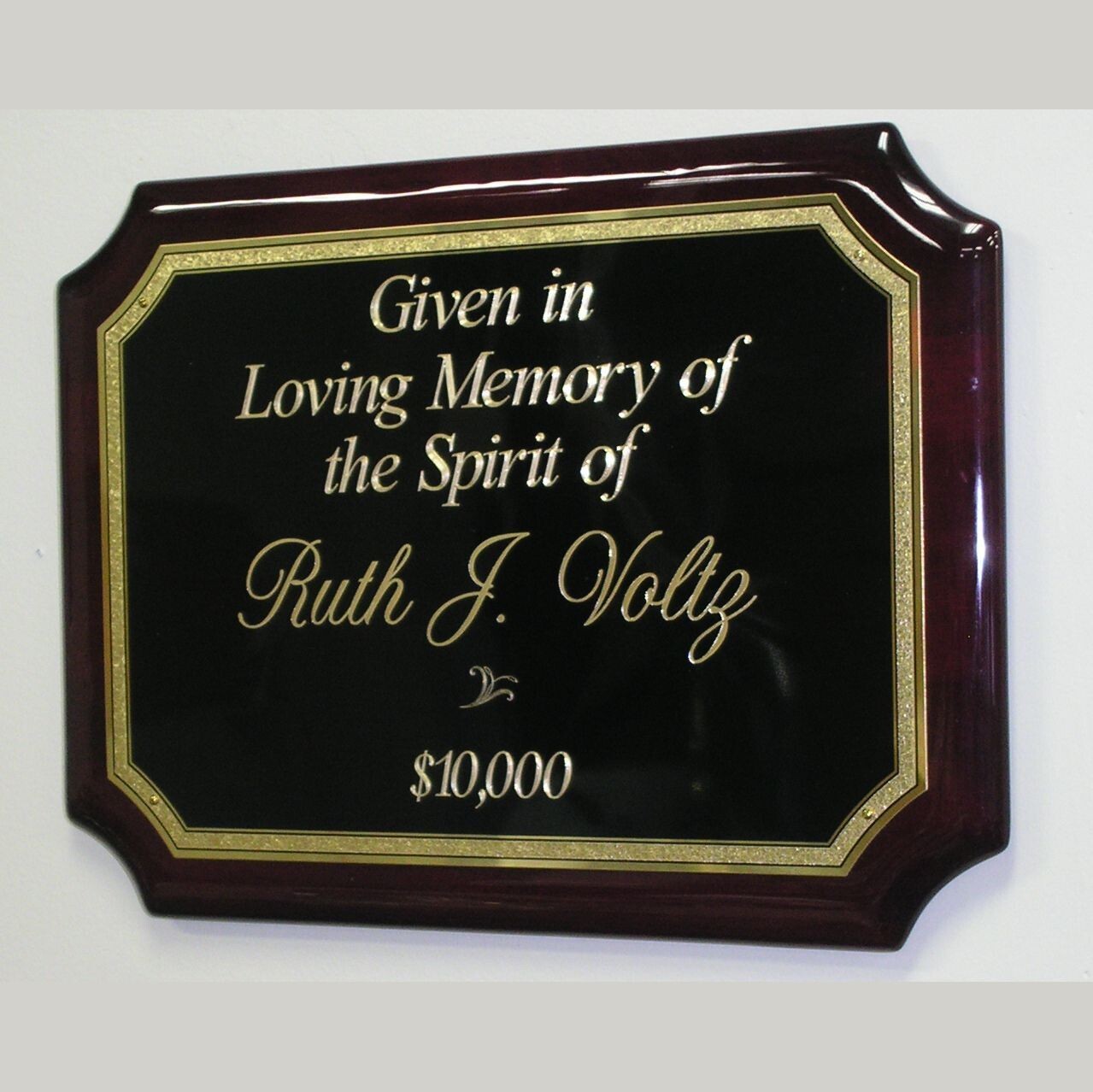rosewood piano finish plaque - black sunburst plate 9 x 12 finish with standard engraving